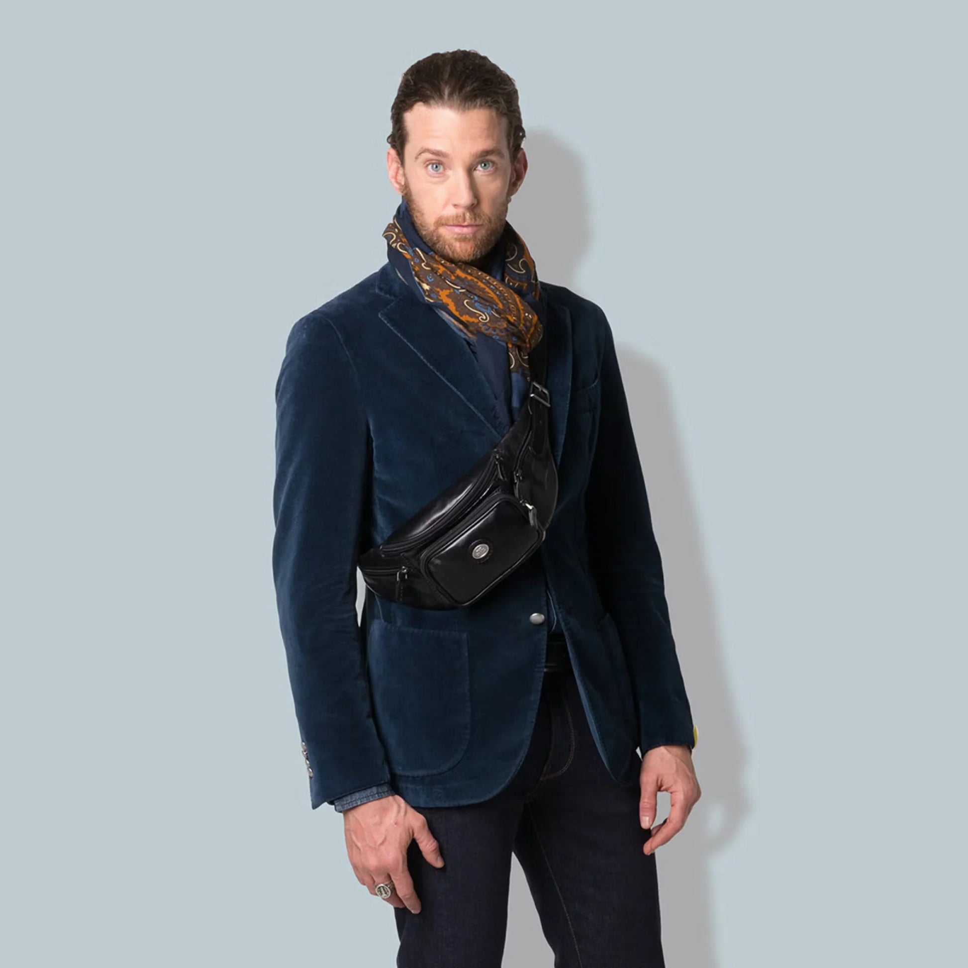 Gürteltasche| Bodybag The Bridge 42 x 13,5cm in Schwarz mit Reißverschluss - leder-accessoires.com