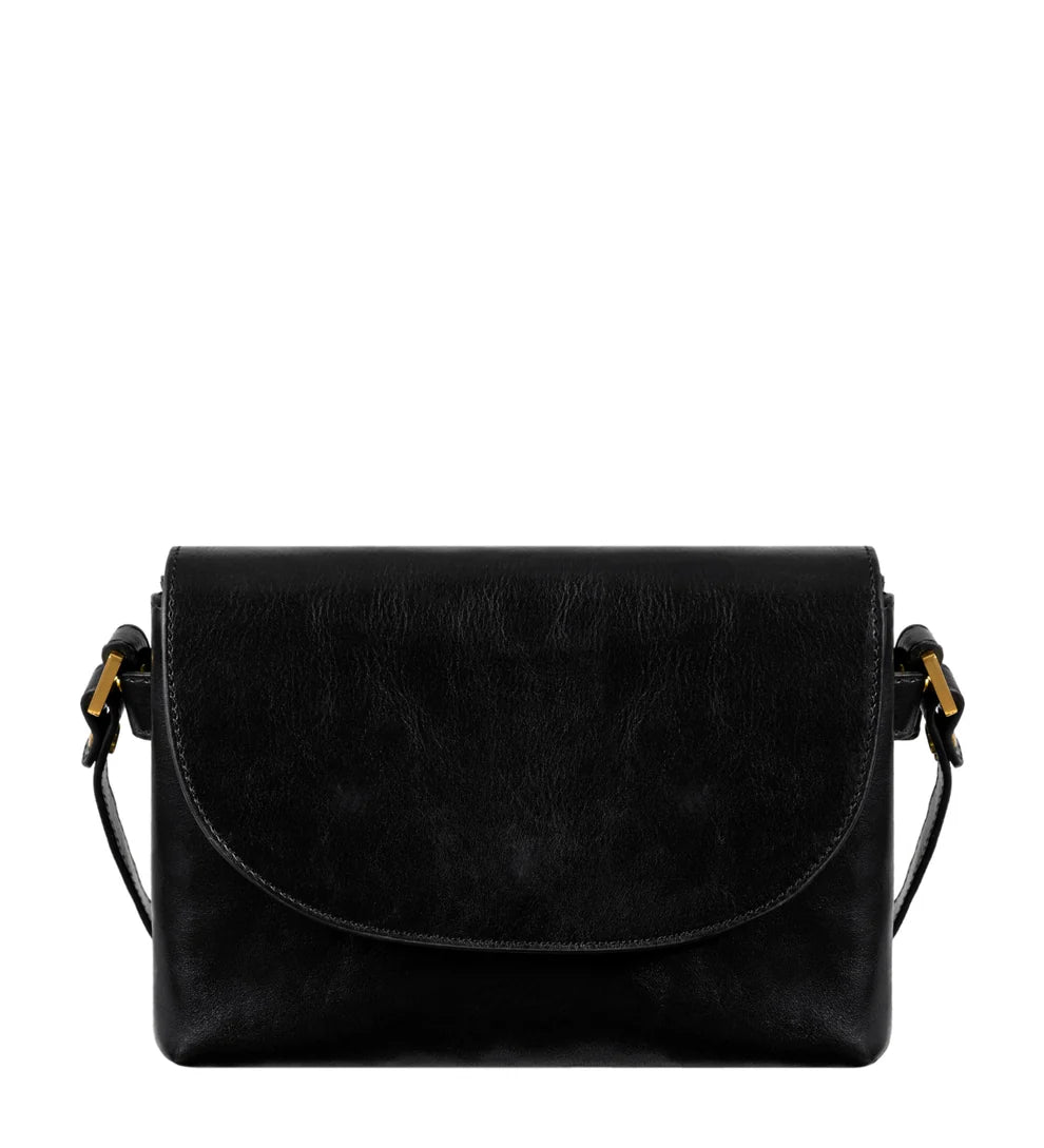 Umhängetasche|Crossover 24 x 17cm in Schwarz aus Leder mit Überschlag - leder-accessoires.com