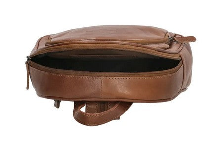Rucksack aus Leder in Braun mit Reißverschluss und Vortasche