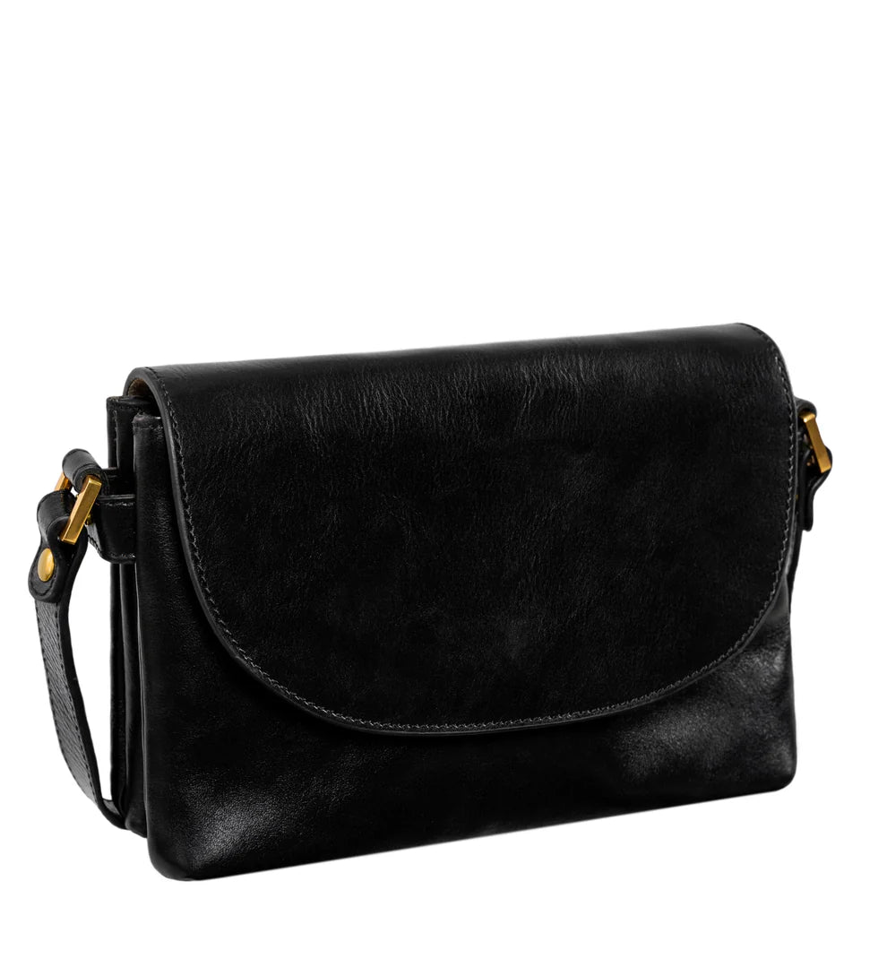 Umhängetasche|Crossover 24 x 17cm in Schwarz aus Leder mit Überschlag - leder-accessoires.com
