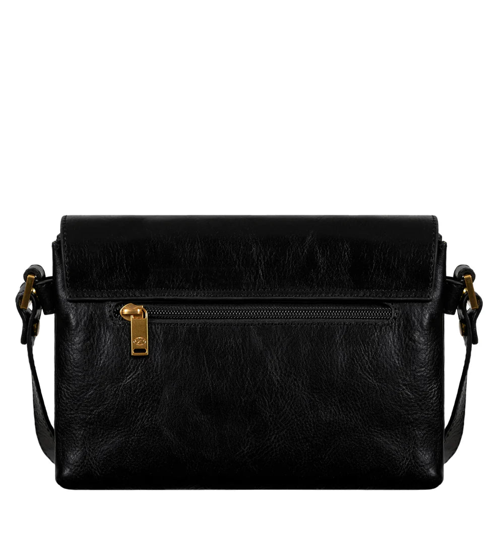 Umhängetasche|Crossover 24 x 17cm in Schwarz aus Leder mit Überschlag - leder-accessoires.com