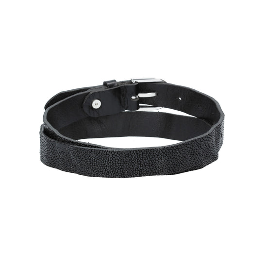 Ledergürtel Schwarz 25mm in Rochenoptik mit Dornschließe - leder-accessoires.com