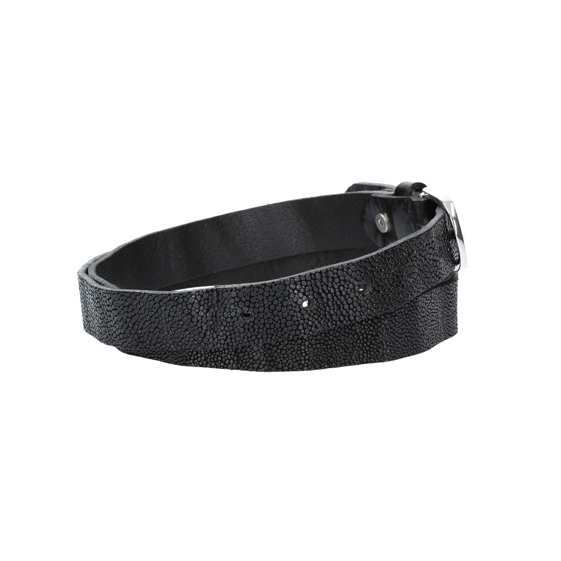 Ledergürtel Schwarz 25mm in Rochenoptik mit Dornschließe - leder-accessoires.com