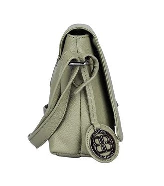 Umhängetasche Querformat aus Leder in Olive mit Überschlag