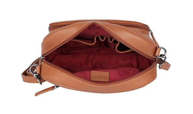 Umhängetasche aus Leder in Cognac mit Reißverschluss und Vortasche