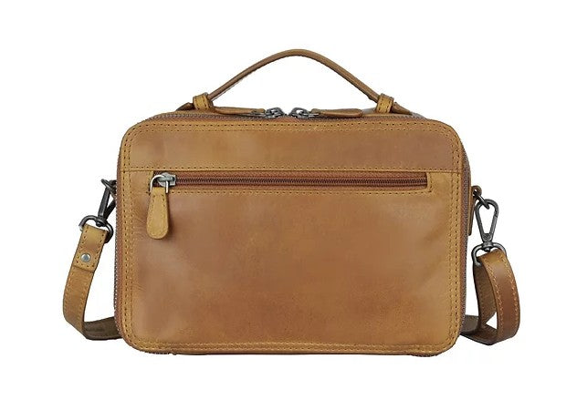 Umhängetasche aus Leder in Cognac mit Reißverschluss und Vortasche