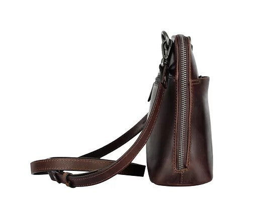 Umhängetasche aus Leder in Braun mit Reißverschluss und Vortasche