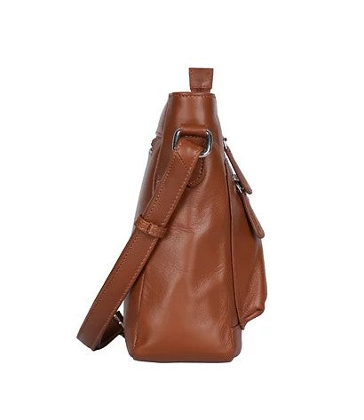 Umhängetasche aus Leder in Cognac mit Reißverschluss und Vortaschen