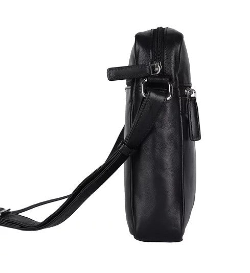 Umhängetasche aus Leder in Schwarz mit Reißverschluss und Vortasche