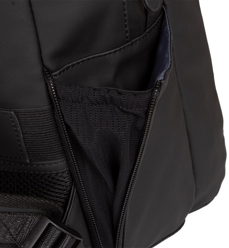 Laptoprucksack 9L in Schwarz mit verschweißten Reißverschlüssen