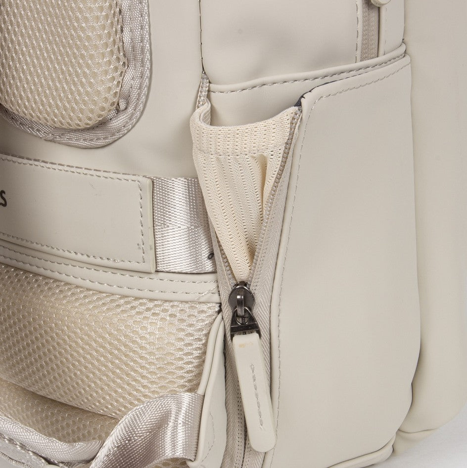 Laptoprucksack 9L in Beige mit verschweißten Reißverschlüssen