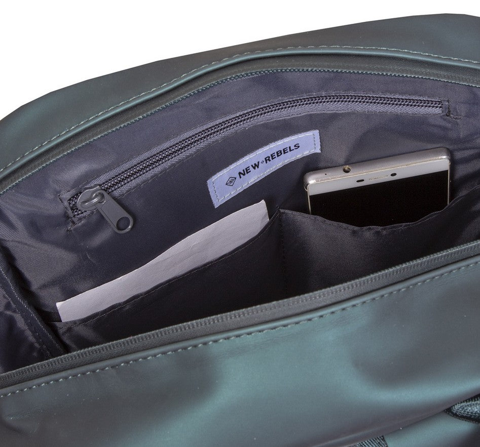 Laptoprucksack 9L in Grün-Metallic mit verschweißten Reißverschlüssen