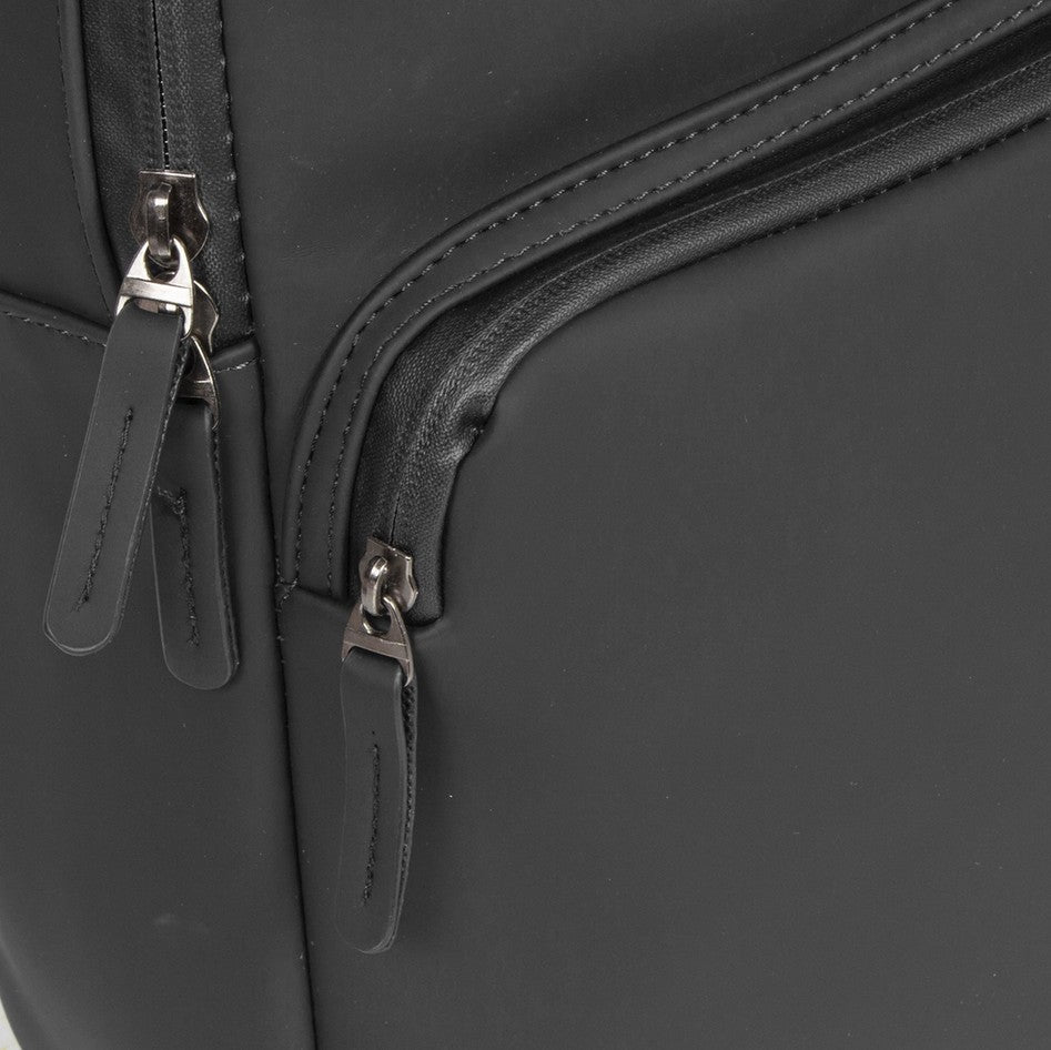 Rucksack 11L in Schwarz mit Vortasche
