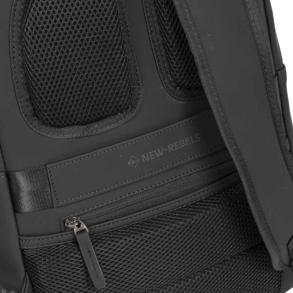 Rucksack 11L in Schwarz mit Vortasche
