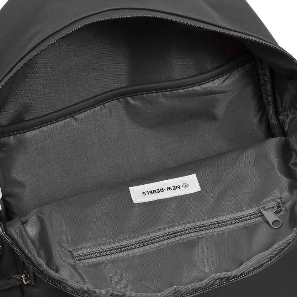 Rucksack 11L in Schwarz mit Vortasche