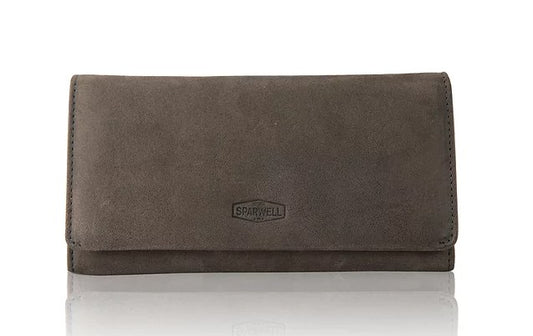 Langbörse aus Leder in Grau mit Überschlag und extra viel Kartenfächer - leder-accessoires.com