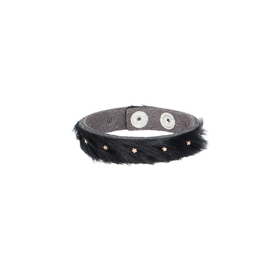 Armband mit Fell und Sternnieten in Schwarz aus Leder - leder-accessoires.com
