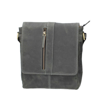 Umhängetasche mit Überschlag aus Leder in Schwarz - leder-accessoires.com