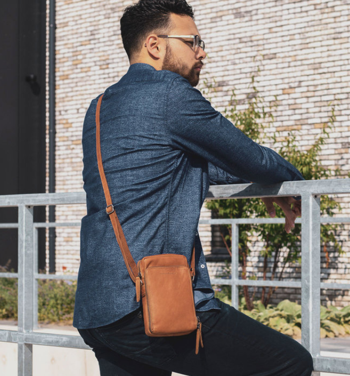 Praktische Handytaschen bei Leder Bazlen