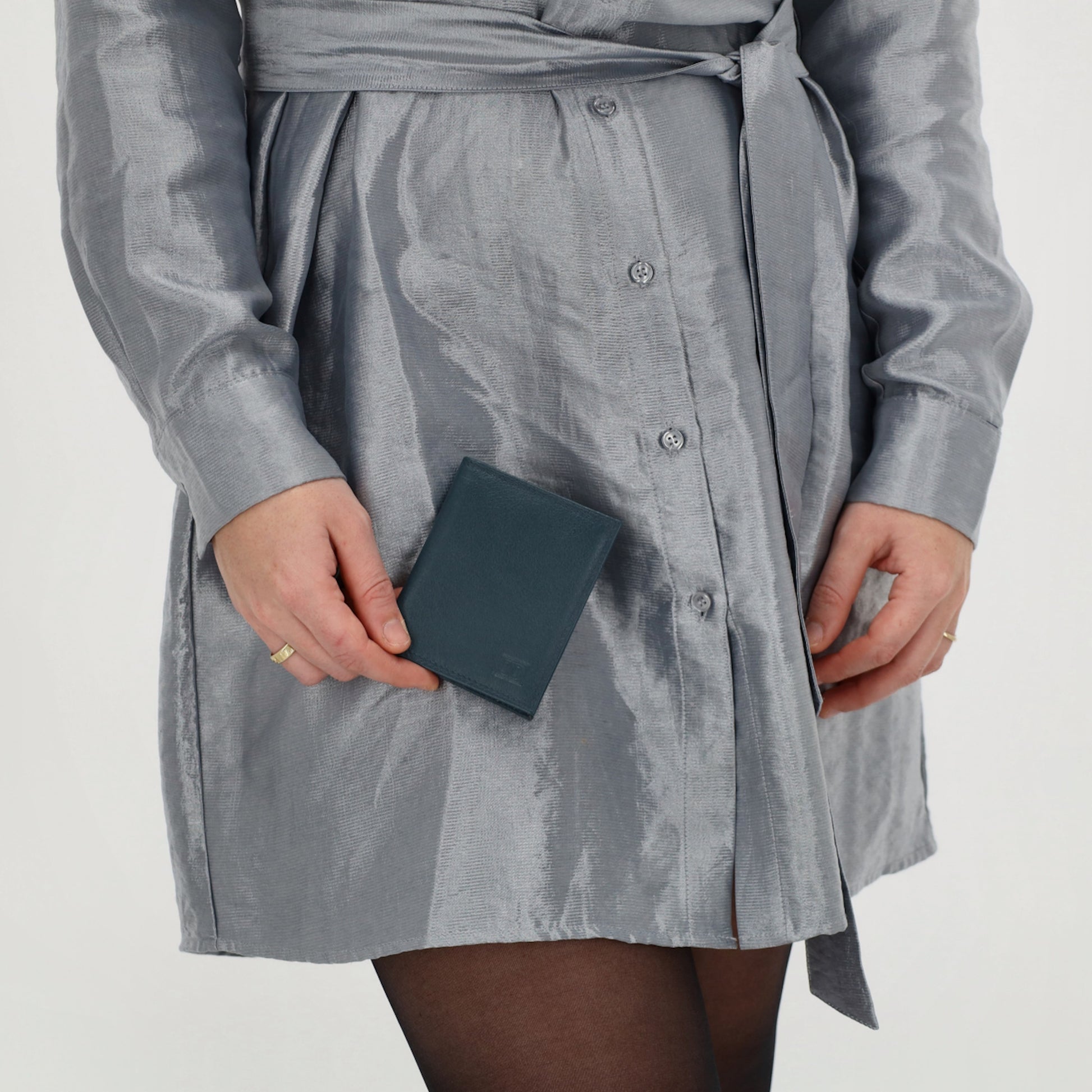 Kartenetui 8x10cm aus Leder in Jeans-Blau - leder-accessoires.com