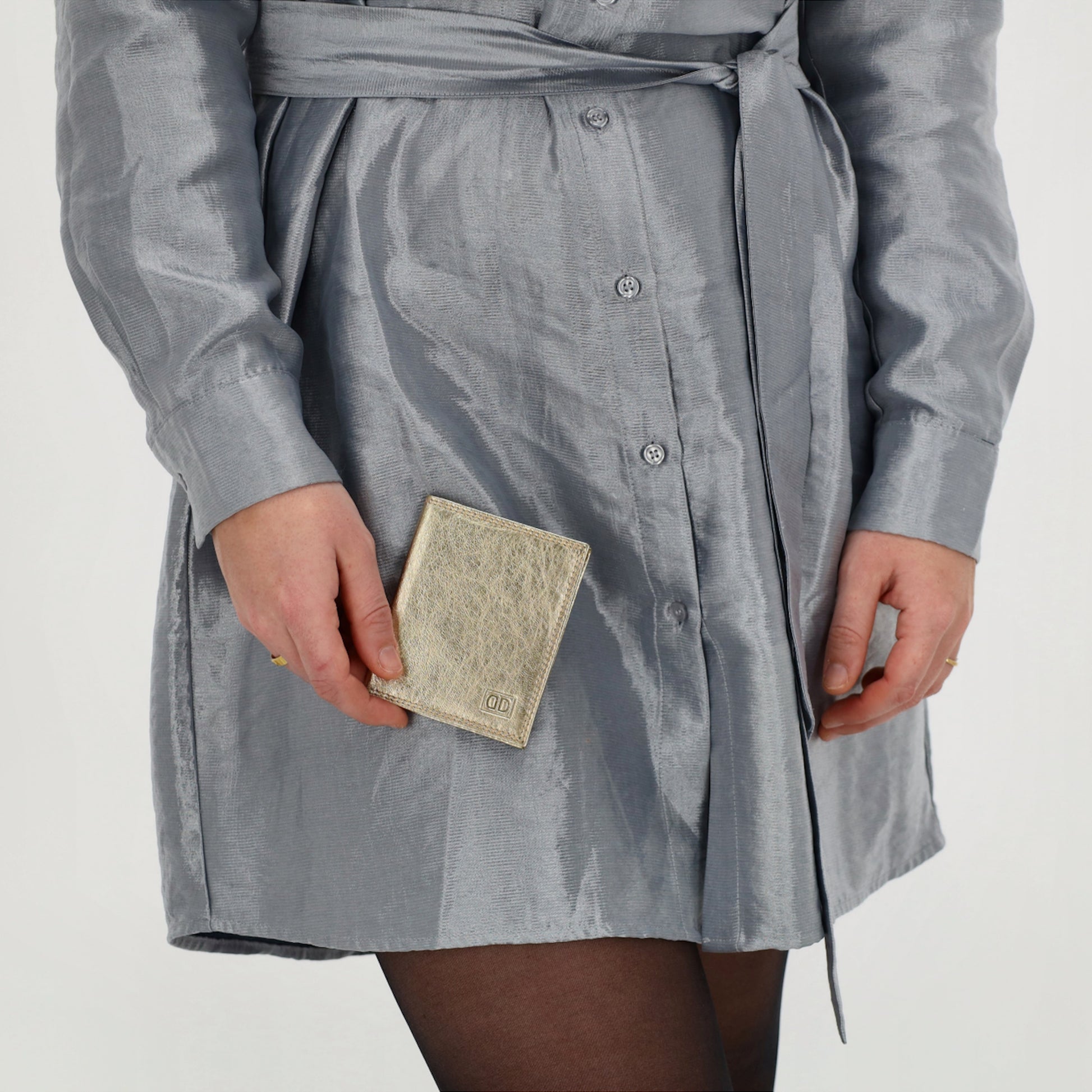Kartenetui 8x10cm aus Leder in Gold-Metallic - leder-accessoires.com