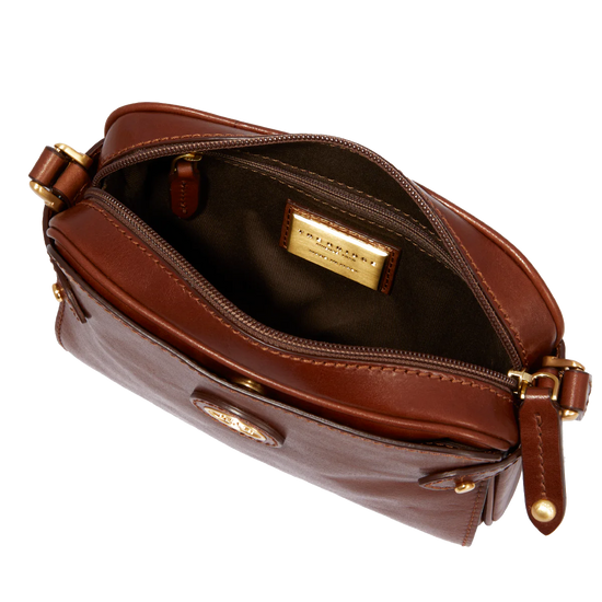 Umhängetasche|Crossover The Bridge 22 x 15cm in Cognac mit Reißverschluss - leder-accessoires.com