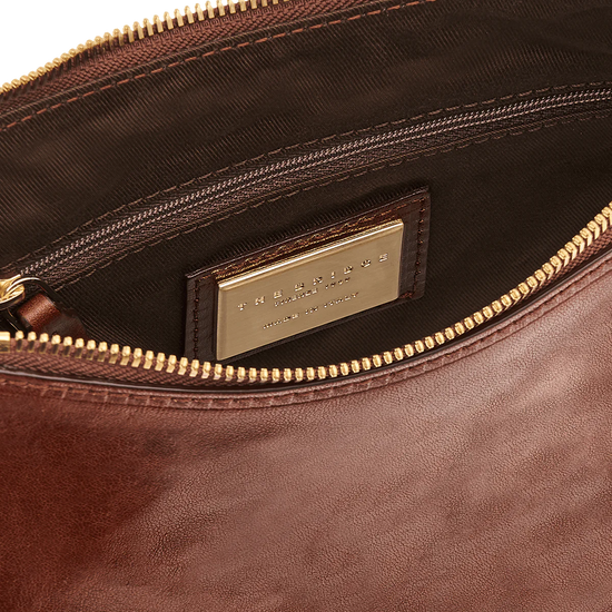 Umhängetasche|Crossover The Bridge 20 x 23cm in Cognac mit Reißverschluss - leder-accessoires.com