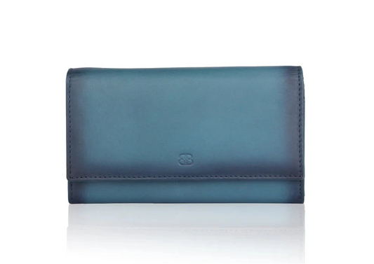 Elegante blaue Damenbörse aus hochwertigem Vollrindleder im Querformat 17x10 cm mit Überschlag und Reißverschlussfach.