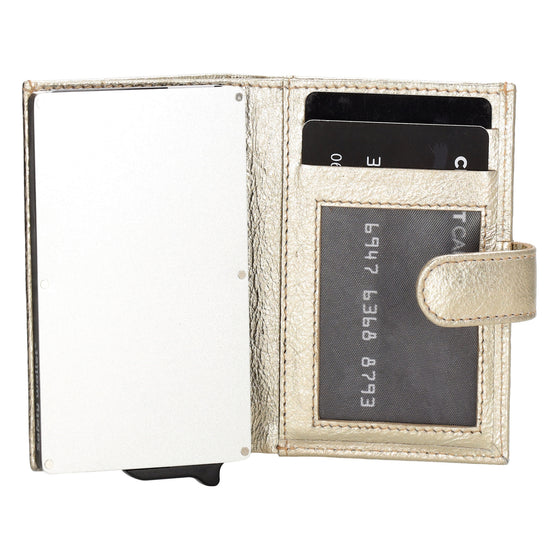 Kartenetui| Safty Wallet 7x10cm in Gold mit Druckknopf - leder-accessoires.com