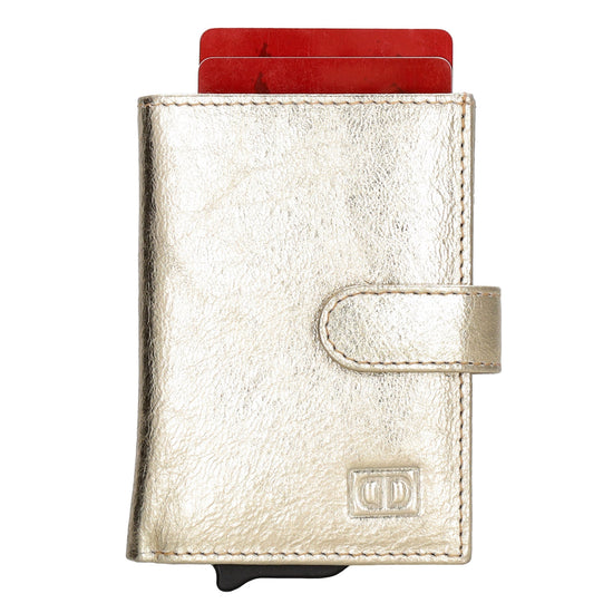 Kartenetui| Safty Wallet 7x10cm in Gold mit Druckknopf - leder-accessoires.com