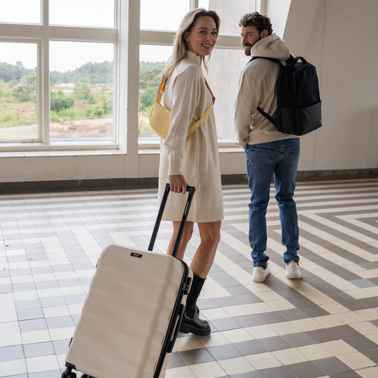 Hartschalen Kofferset in Beige 3-teilig aus ABS mit Rollen - leder-accessoires.com
