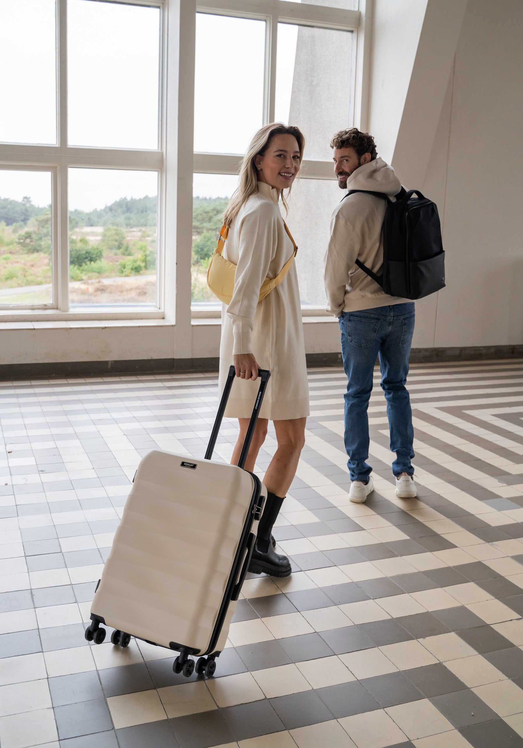 Hartschalen Kofferset in Beige 3-teilig aus ABS mit Rollen - leder-accessoires.com