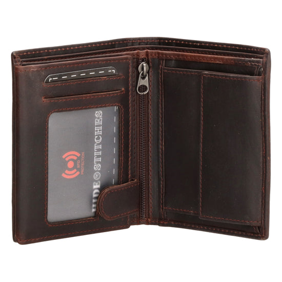 Geldbörse Hochformat 12 x 9cm mit Riegel in Braun aus Leder - leder-accessoires.com