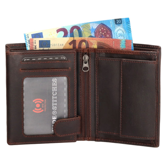 Geldbörse Hochformat 12 x 9cm mit Riegel in Braun aus Leder - leder-accessoires.com