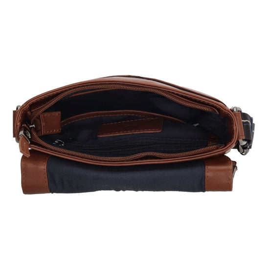 Umhängetasche 19,5 x 23cm in Braun aus Leder mit Überschlag - leder-accessoires.com