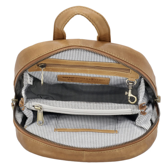 Rucksack 23,5 x 28,5cm in Cognac mit Reißverschluss und Vortasche - leder-accessoires.com