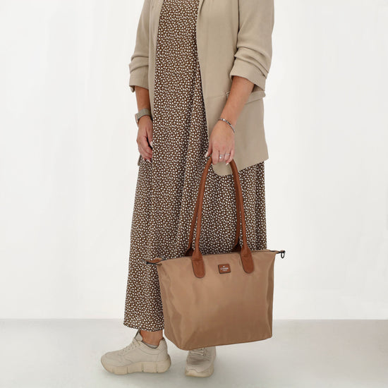 Schultertasche 42x25cm in Taupe aus Nylon - leder-accessoires.com