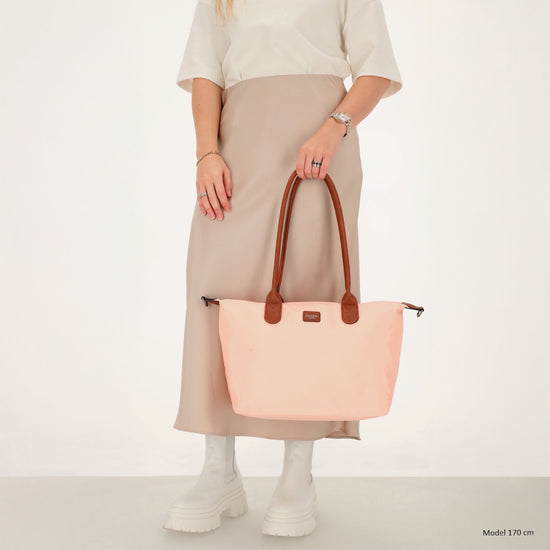 Schultertasche 42x25cm in Hellrosa|Nude aus Nylon - leder-accessoires.com