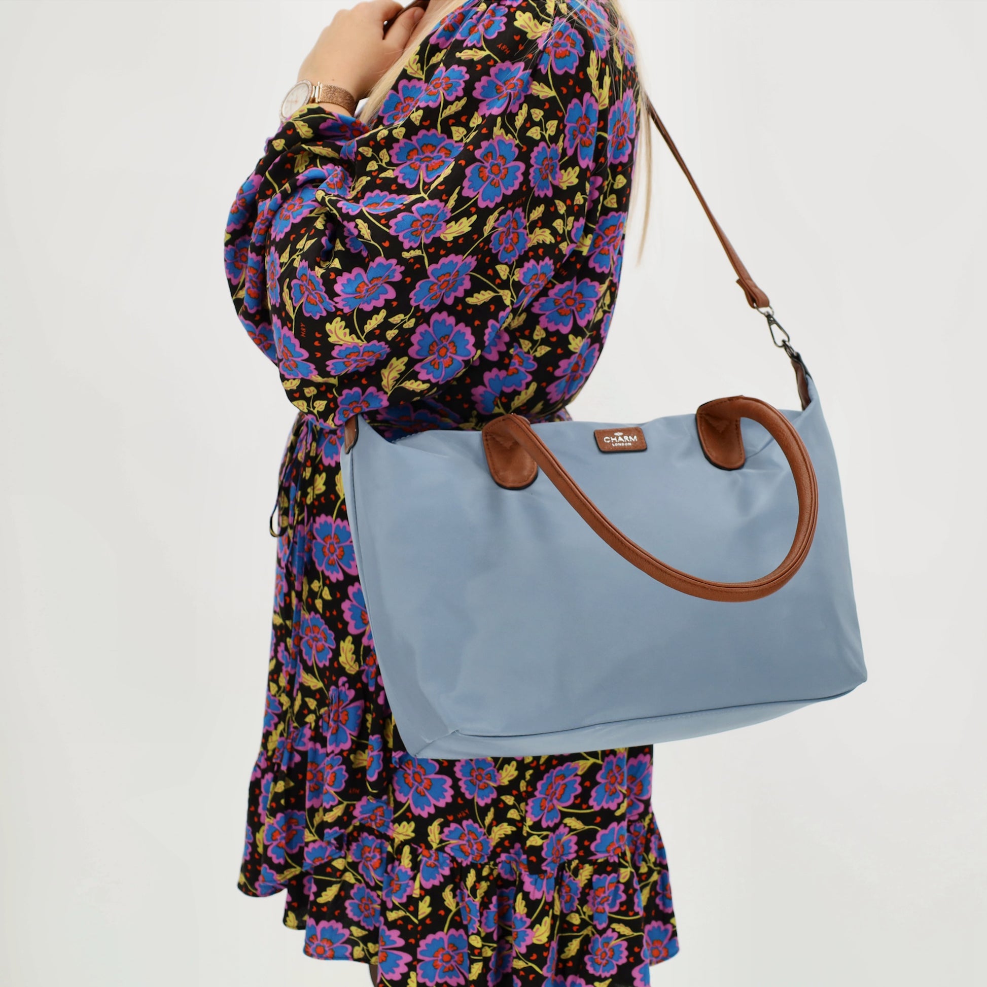Schultertasche 42x25cm in Stahlblau aus Nylon - leder-accessoires.com