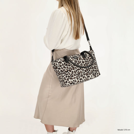 Schultertasche 42x25cm in Leo|Beige aus Nylon - leder-accessoires.com