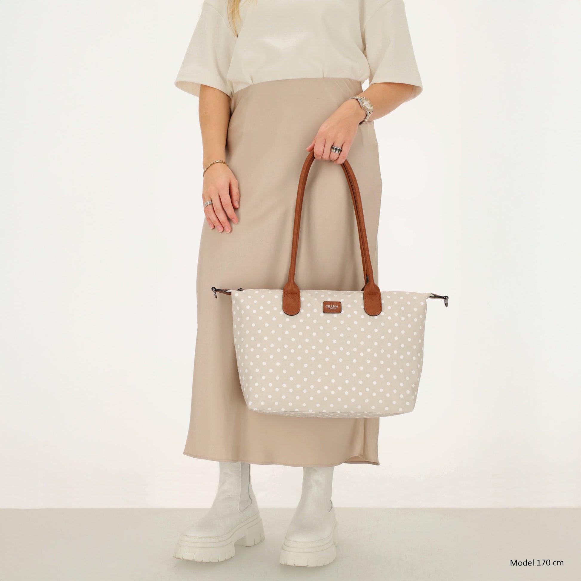 Schultertasche 42x25cm in Punkte Weiß|Nude aus Nylon - leder-accessoires.com