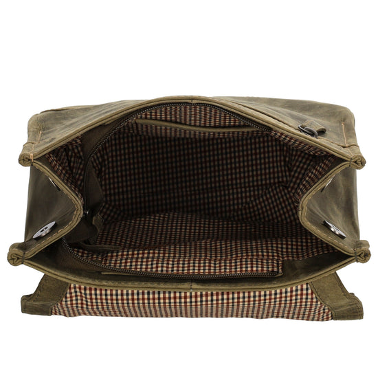 Rucksack 25,5x 23,5cm in Oliv mit Überschlag und Magnetverschluss aus Leder - leder-accessoires.com