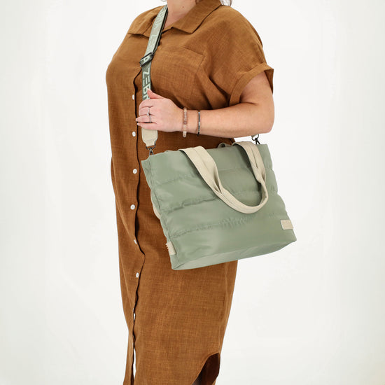 Shopper gesteppt 42x30cm in Mint aus Kunstleder - leder-accessoires.com