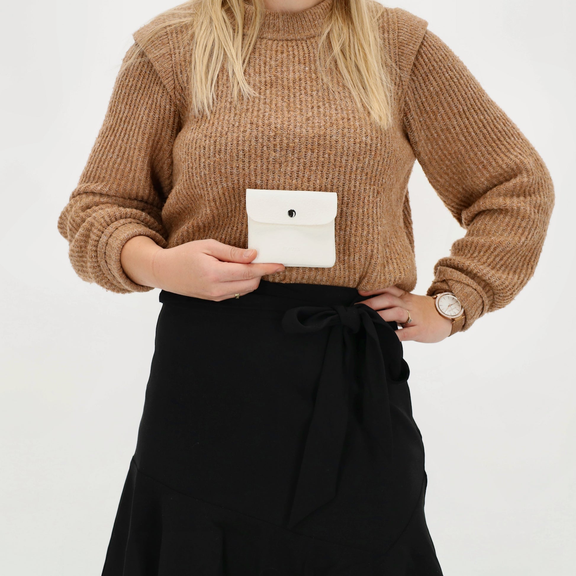 Geldbörse 10x9cm in Weiß mit Überschlag in weichem Leder - leder-accessoires.com