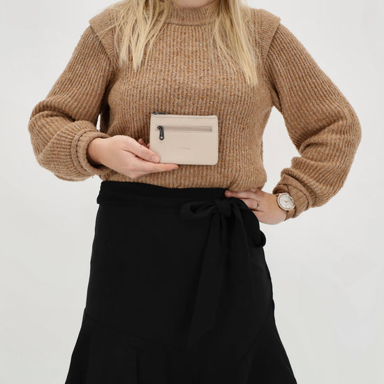Schlüsseletui 12,5x9cm in Taupe mit Reißverschluss - leder-accessoires.com