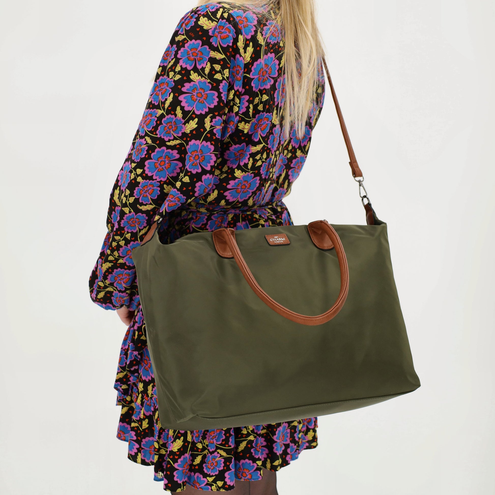 Shopper 51x33cm Oliv aus Nylon|Polyester - leder-accessoires.com