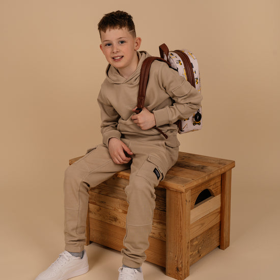 Kinderrucksack 25x35cm mit Baustellen-Muster in Beige - leder-accessoires.com