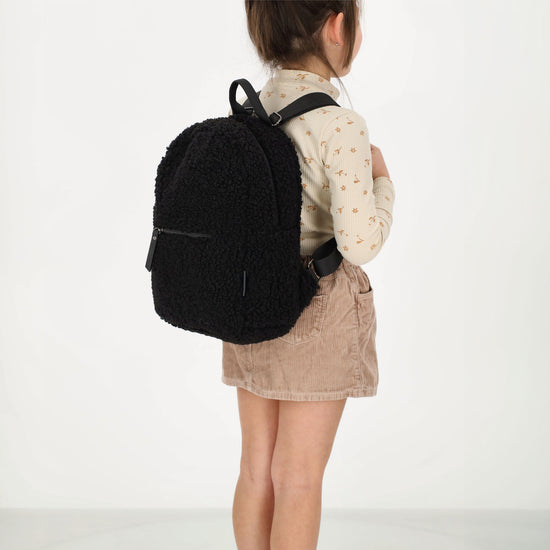 Teddyrucksack 25x32cm in Schwarz mit Reißverschluss - leder-accessoires.com