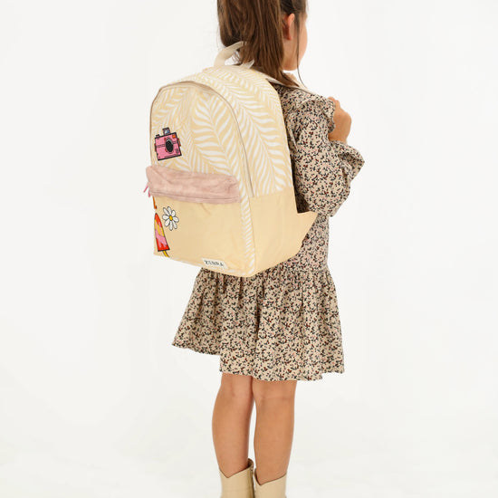Kinderrucksack 29x39cm für Mädchen in Beige mit Vortasche - leder-accessoires.com