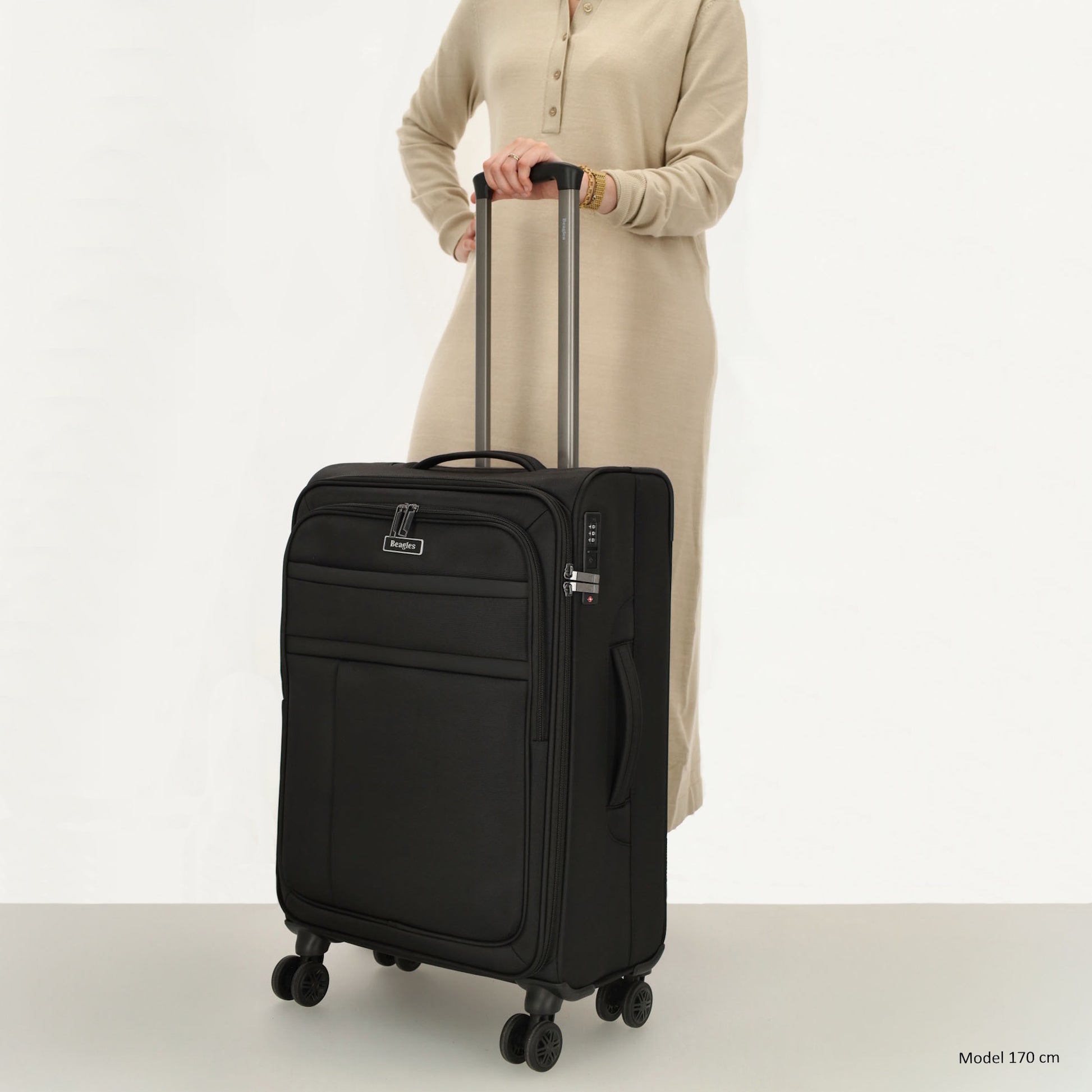 Reisetrolley|Weichgepäck 66cm in Schwarz mit 4-Rad - leder-accessoires.com